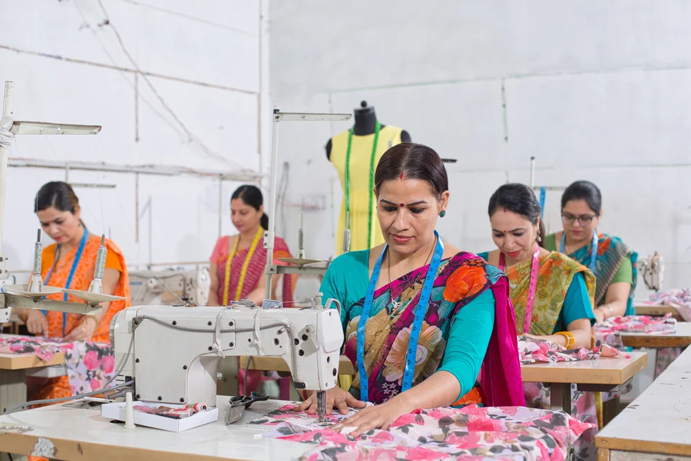 Punjab girls sewing course, free garment course 2025, TEVTA fashion design training, stitching classes women, CM Punjab training scheme, PSDA online apply, government tailoring training, skill development for women, free fashion design Punjab, housewife tailoring course,
