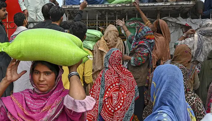 Ration Card 2025 – Registration, Eligibility, and Monthly Relief Details 5 Ration card scheme 2025, Maryam Nawaz food program, Punjab ration subsidy, Monthly groceries free, Online apply ration card, Free ration for poor, SMS 8123 apply, CM Punjab ration benefits, Family food security, Government food aid 2025,
